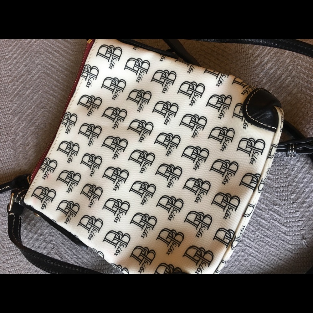 NWOT Dooney & Bourke Cross Body
